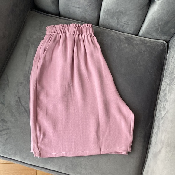 **NWOT ** 100% Silk Bud Waist Designed Shorts - Picture 7 of 7